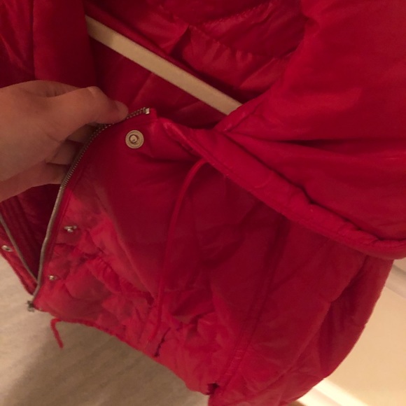 Red jacket - Picture 2 of 2